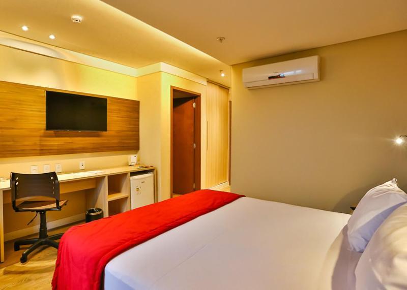 Ibiza Plaza Hotel Anápolis Buitenkant foto